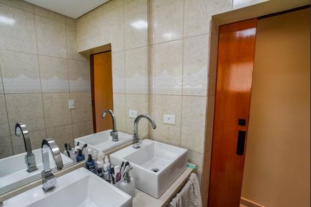 Casa à venda com 400m², 3 quartos e 2 vagasBanheiro da Suíte
