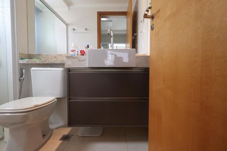 Apartamento para alugar com 75m², 2 quartos e 2 vagasBanheiro da Suíte