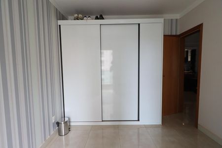 Apartamento para alugar com 75m², 2 quartos e 2 vagasQuarto