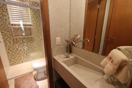 Apartamento para alugar com 75m², 2 quartos e 2 vagasBanheiro Social