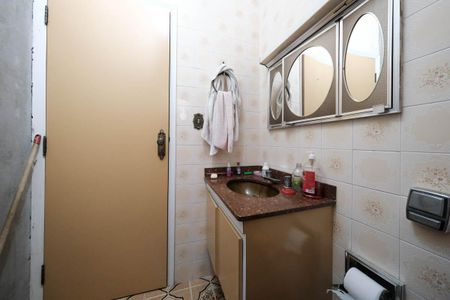 Casa à venda com 250m², 4 quartos e 4 vagasBanheiro da Suíte