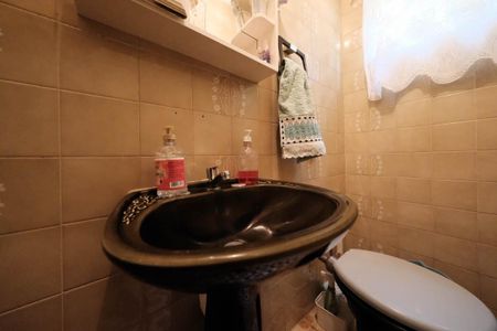 Casa à venda com 250m², 4 quartos e 4 vagasLavabo