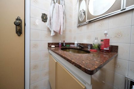 Casa à venda com 250m², 4 quartos e 4 vagasBanheiro da Suíte