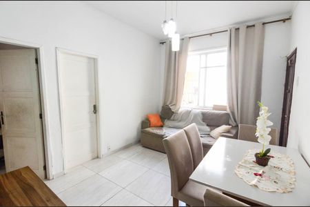 Apartamento à venda com 65m², 2 quartos e 1 vagaSala