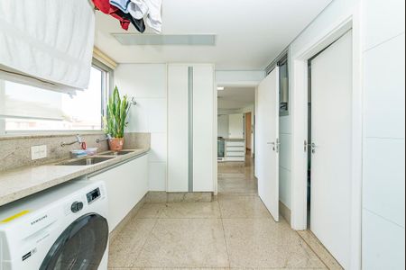Apartamento à venda com 225m², 3 quartos e 3 vagasÁrea de Serviço