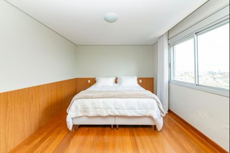 Apartamento à venda com 225m², 3 quartos e 3 vagasSuíte 1