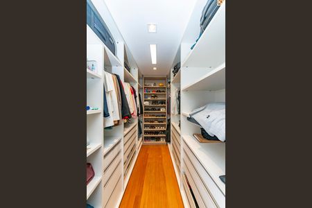 Apartamento à venda com 225m², 3 quartos e 3 vagasCloset da suíte 1