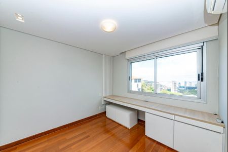 Apartamento à venda com 225m², 3 quartos e 3 vagasSuíte 3