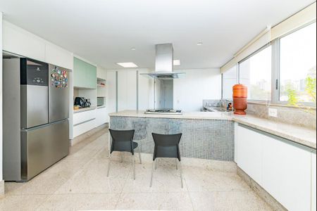 Apartamento à venda com 225m², 3 quartos e 3 vagasCozinha