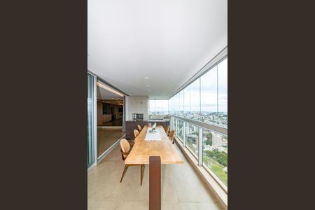 Apartamento à venda com 225m², 3 quartos e 3 vagasVaranda da Sala