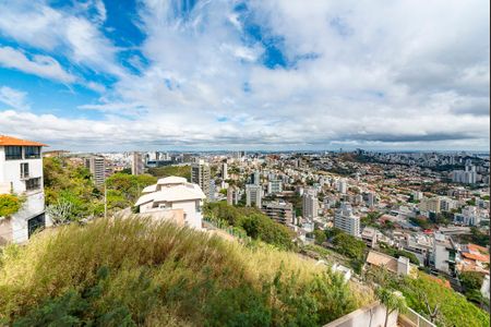 Apartamento à venda com 225m², 3 quartos e 3 vagasSuíte 3