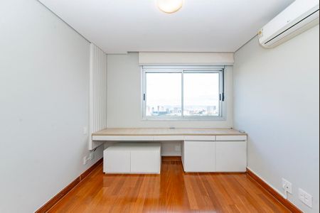 Apartamento à venda com 225m², 3 quartos e 3 vagasSuíte 3