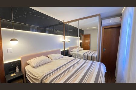 Apartamento à venda com 156m², 2 quartos e 2 vagas Apartamento à venda com 156m², 2 quartos e 2 vagasSuíte