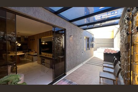 Apartamento à venda com 156m², 2 quartos e 2 vagas Apartamento à venda com 156m², 2 quartos e 2 vagasÁrea Externa