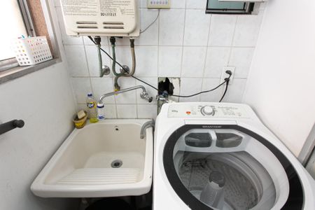 Apartamento à venda com 64m², 3 quartos e 1 vaga Apartamento à venda com 64m², 3 quartos e 1 vagaÁrea de Serviço