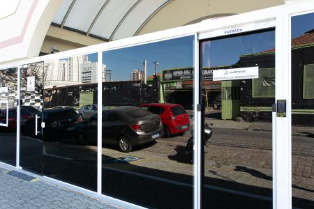 Apartamento à venda com 64m², 3 quartos e 1 vaga Apartamento à venda com 64m², 3 quartos e 1 vagaFachada