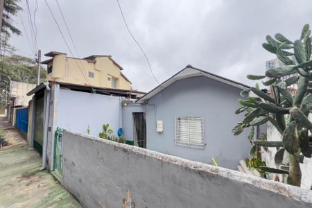 Casa à venda com 275m², 3 quartos e 1 vaga Casa à venda com 275m², 3 quartos e 1 vagaFachada