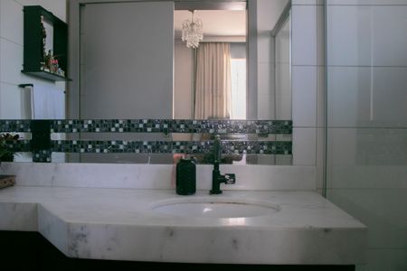 Apartamento à venda com 176m², 3 quartos e 2 vagasBanheiro da Suíte