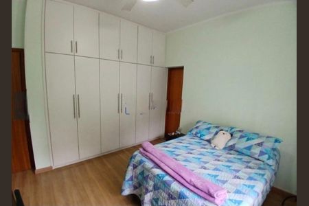 Casa à venda com 225m², 3 quartos e 3 vagas Casa à venda com 225m², 3 quartos e 3 vagasFoto 01