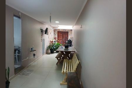 Casa à venda com 225m², 3 quartos e 3 vagas Casa à venda com 225m², 3 quartos e 3 vagasFoto 01