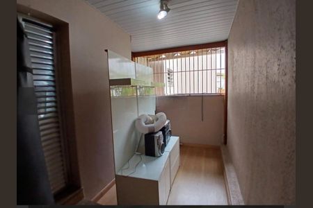 Casa à venda com 225m², 3 quartos e 3 vagas Casa à venda com 225m², 3 quartos e 3 vagasFoto 01
