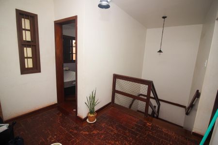 Casa à venda com 230m², 3 quartos e 3 vagasHall