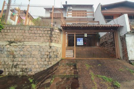 Casa à venda com 230m², 3 quartos e 3 vagasFachada