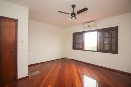 Casa à venda com 230m², 3 quartos e 3 vagasQuarto Suíte