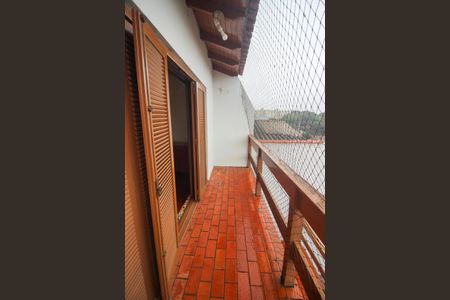 Casa à venda com 230m², 3 quartos e 3 vagasSacada do quarto 1