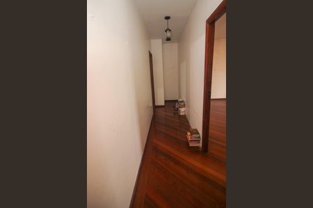 Casa à venda com 230m², 3 quartos e 3 vagasBanheiro Corredor