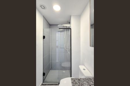 Banheiro de apartamento para alugar com 1 quarto, 27m² em Barra Funda, São Paulo