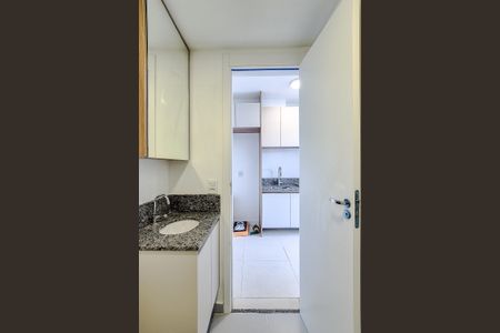 Banheiro de apartamento para alugar com 1 quarto, 27m² em Barra Funda, São Paulo