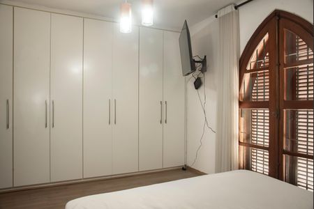 Casa à venda com 250m², 3 quartos e 3 vagasSuíte