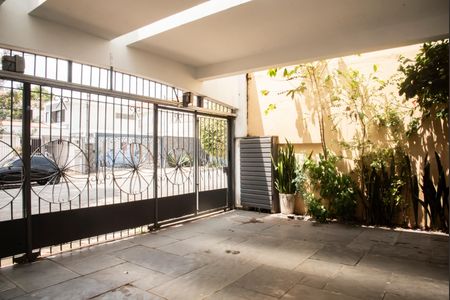 Casa à venda com 250m², 3 quartos e 3 vagasGaragem