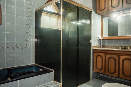 Casa à venda com 250m², 3 quartos e 3 vagasBanheiro da Suíte