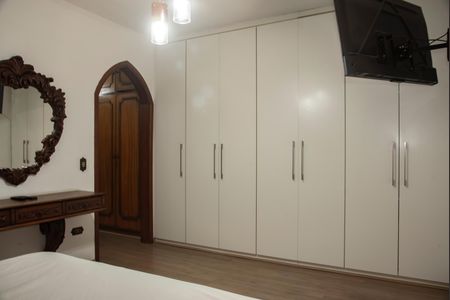 Casa à venda com 250m², 3 quartos e 3 vagasSuíte