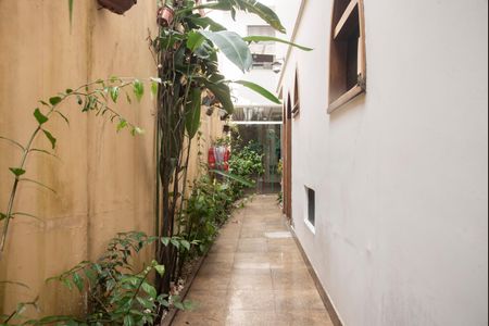 Casa à venda com 250m², 3 quartos e 3 vagasAcesso lateral