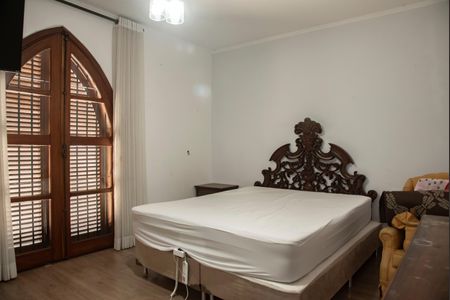 Casa à venda com 250m², 3 quartos e 3 vagasSuíte