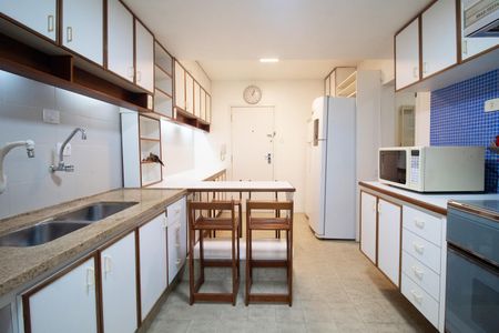 Apartamento para alugar com 132m², 3 quartos e 1 vaga Apartamento para alugar com 132m², 3 quartos e 1 vagaCozinha