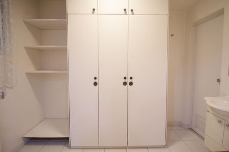 Apartamento para alugar com 132m², 3 quartos e 1 vaga Apartamento para alugar com 132m², 3 quartos e 1 vagaQuarto de Serviço