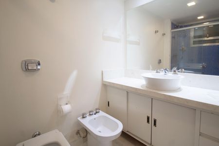 Apartamento para alugar com 132m², 3 quartos e 1 vaga Apartamento para alugar com 132m², 3 quartos e 1 vagaBanheiro Suíte