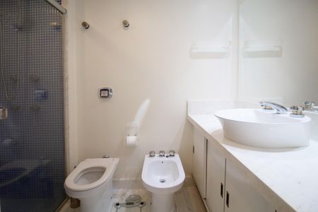 Apartamento para alugar com 132m², 3 quartos e 1 vaga Apartamento para alugar com 132m², 3 quartos e 1 vagaBanheiro Suíte