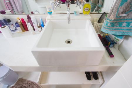 Casa de condomínio à venda com 390m², 4 quartos e 4 vagas Casa de condomínio à venda com 390m², 4 quartos e 4 vagasBanheiro da Suíte 4