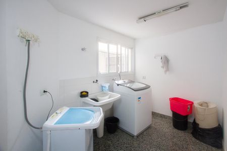 Casa de condomínio à venda com 390m², 4 quartos e 4 vagas Casa de condomínio à venda com 390m², 4 quartos e 4 vagasÁrea de Serviço