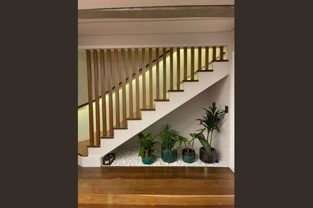 Escada de apartamento à venda com 5 quartos, 365m² em Jardim Luzitania, São Paulo