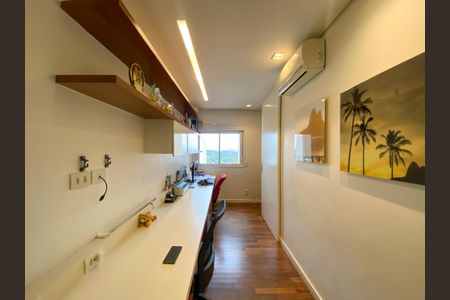 Apartamento à venda com 194m², 3 quartos e 4 vagasEscritório