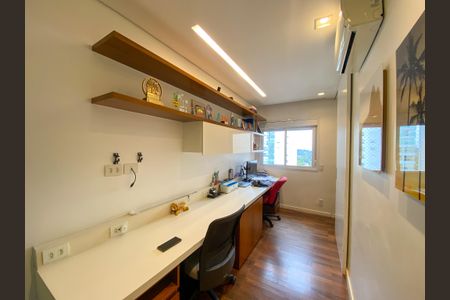 Apartamento à venda com 194m², 3 quartos e 4 vagasEscritório