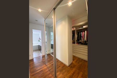 Apartamento à venda com 194m², 3 quartos e 4 vagasCloset da suíte 1
