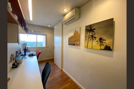 Apartamento à venda com 194m², 3 quartos e 4 vagasEscritório