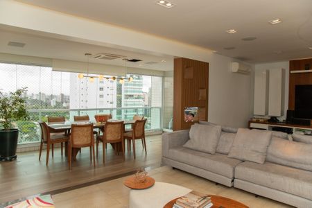 Apartamento à venda com 194m², 3 quartos e 4 vagasSala